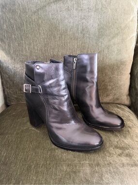 Frye- Women's Black Leather Ankle Boots with Block Heel